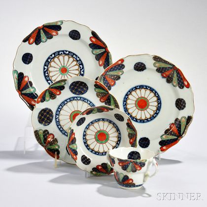 Five Worcester Porcelain Items