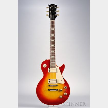 American Electric Guitar, Gibson Incorporated, Kalamazoo, 1971, Model Les Paul Deluxe, the headstock with inlaid GIBSON, stamped 61816 
