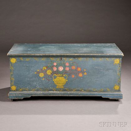 Blue Paint-decorated Six-board Chest