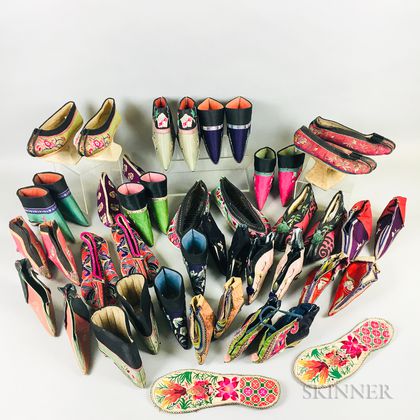 Twenty-one Pairs of Mostly Chanzu Women's Shoes