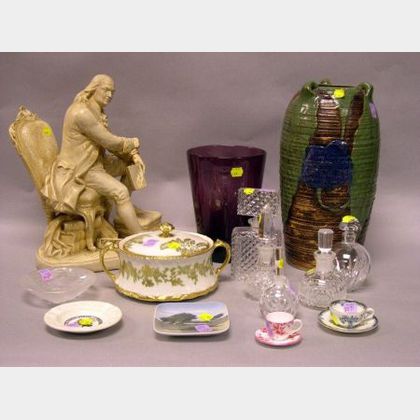 Sixteen Assorted Decorative Glass and Ceramic Table Items