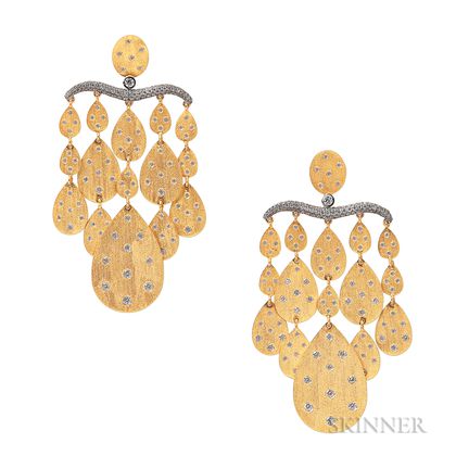18kt Gold Disc Diamond Earrings, Umrao