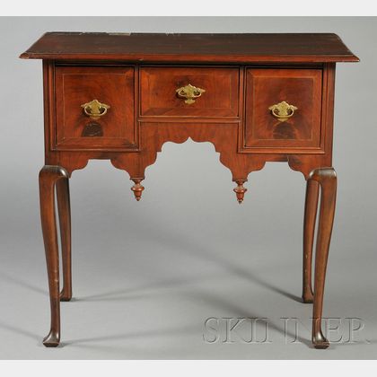 Queen Anne Walnut and Mahogany Veneer Inlaid and Carved Dressing Table