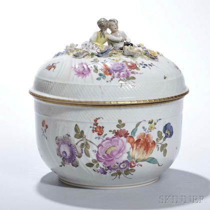Vienna Covered Porcelain Bowl