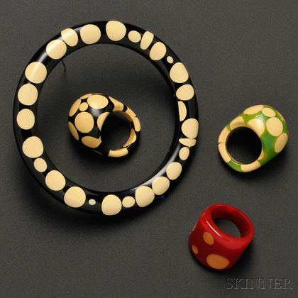 Four Polka Dot Bakelite Jewelry Items