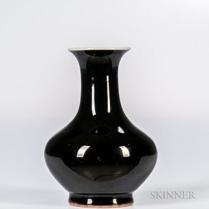 Mirror Black-glazed Vase