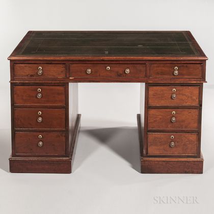Edwardian Mahogany-veneered and Leather-topped Partners' Desk