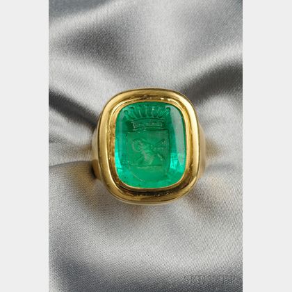 18kt Gold and Emerald Intaglio Ring