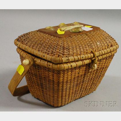 Sold at auction Rectangular Woven Nantucket Basket Purse with