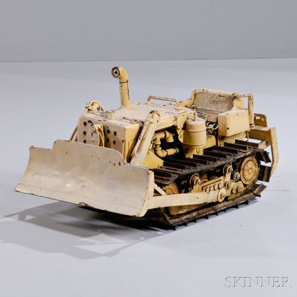 Mechanical Model of a Bulldozer