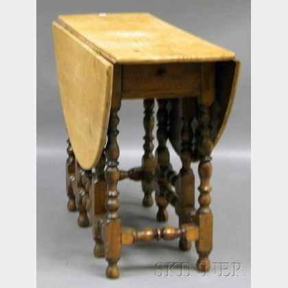 William & Mary-style Maple and Oak Drop-leaf Gate-leg Table