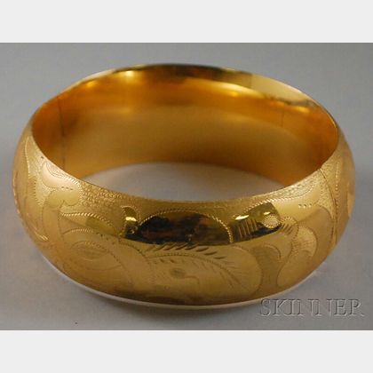 Engraved 14kt Gold Hinged Bangle