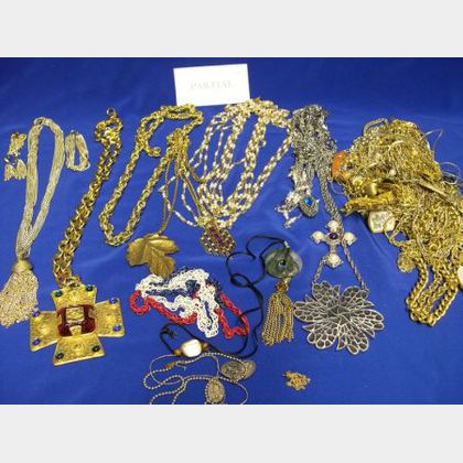Lot of Goldtone and Silvertone Chains and Necklaces