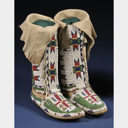 Central Plains Beaded High-top Woman's Moccasins