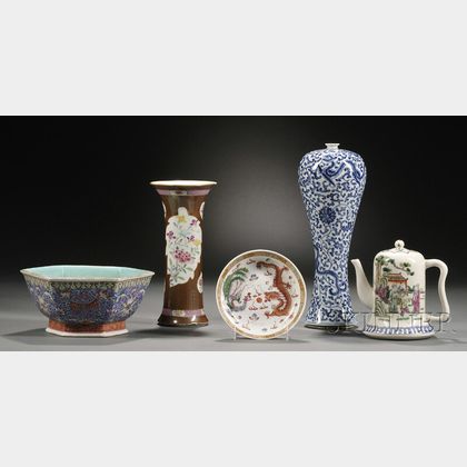 Five Chinese Porcelain Items