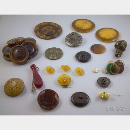 Small Group of Bakelite, Plastic, and Other Vintage Buttons. 