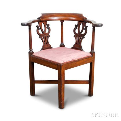 Chippendale-style Carved Mahogany Corner Chair