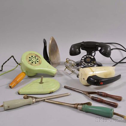 Group of Vintage Electronics. Estimate $20-200