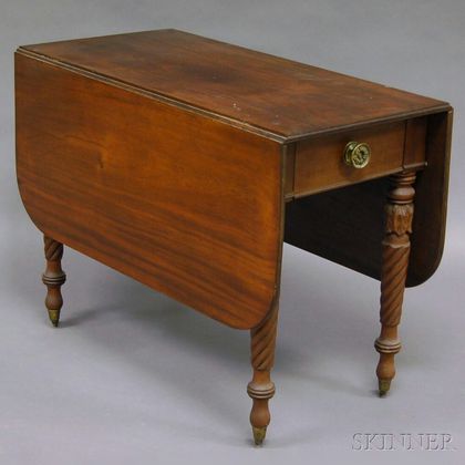 Classical Carved Mahogany Drop-leaf Table