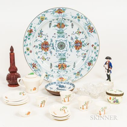 Small Group of Glass and Ceramic Decorative Items