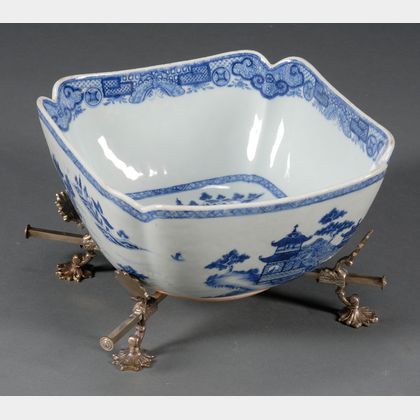 Blue and White Chinese Export Porcelain Cut-corner Bowl
