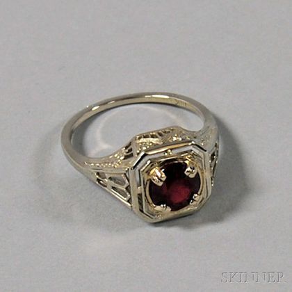 18kt White Gold and Ruby Art Deco-style Ring