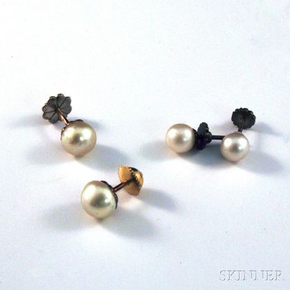 Two Pairs of Pearl Earstuds