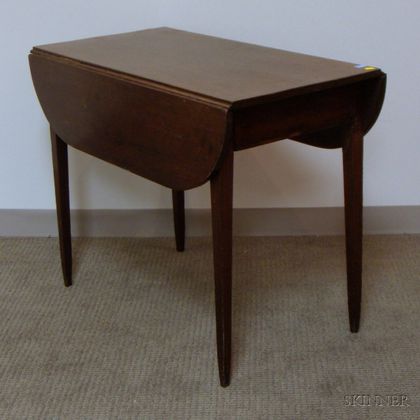 Inlaid Mahogany Drop-leaf Pembroke Table with Drawer and Tapering Legs. 