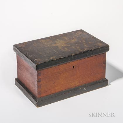 Small Red- and Black-painted Box