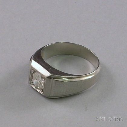 Man's 18kt White Gold and Diamond Ring