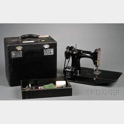 Boxed Singer Featherweight Sewing Machine
