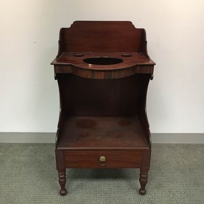 Classical Carved Mahogany One-drawer Washstand