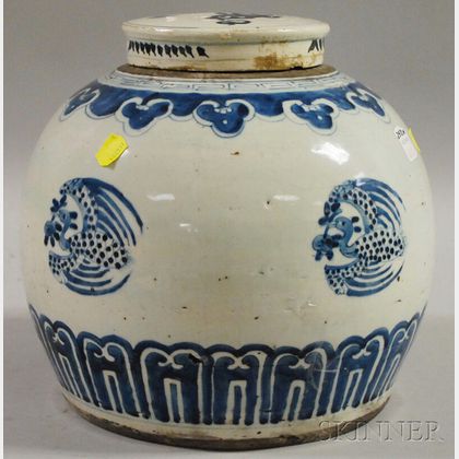 Large Chinese Blue and White Decorated Porcelain Ginger Jar with Cover