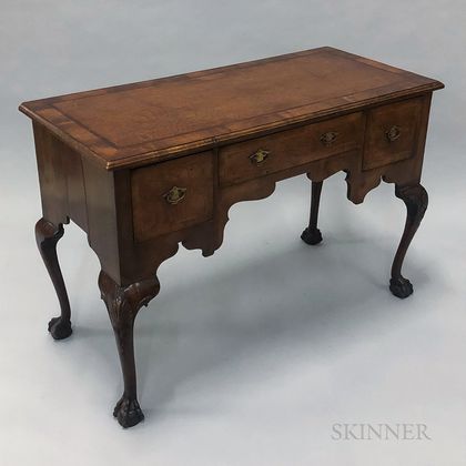 Chippendale-style Inlaid Walnut Veneer Dressing Chest