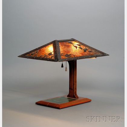 Arts & Crafts Style Lamp
