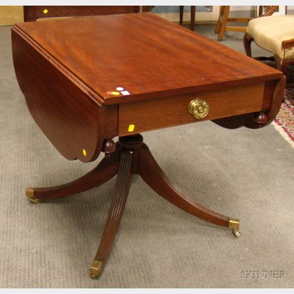 Federal Inlaid Mahogany Drop-leaf Pedestal-base Table. 