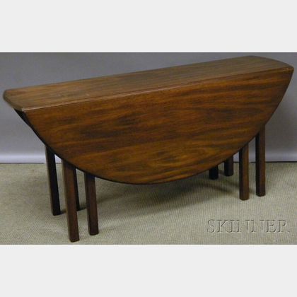 Kittinger Chippendale-style Mahogany Drop-leaf Hunt Table