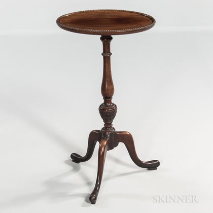 Small Oval-top Candlestand