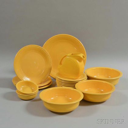 Eighteen Yellow Fiestaware Items