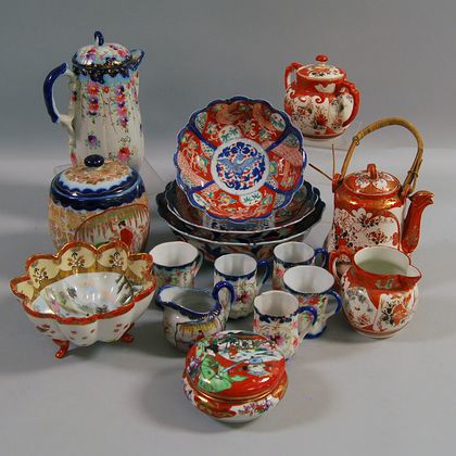 Sixteen Pieces of Assorted Japanese Porcelain