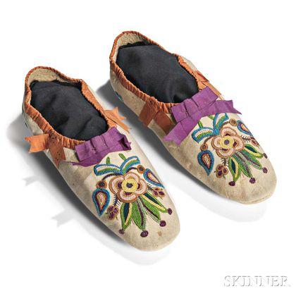 Cree Silk-embroidered Hide Child's Moccasins