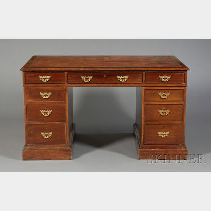 Georgian-style Leather-top Mahogany Pedestal Desk