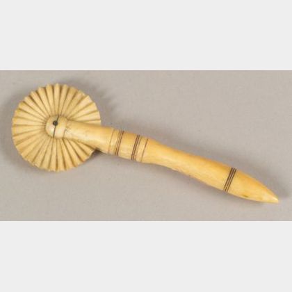 Small Whale Ivory Jagging Wheel