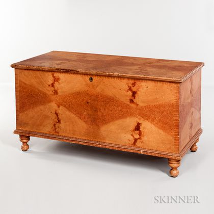Large Grain-painted Six-board Chest