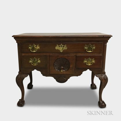 Chippendale-style Shell-carved Walnut Dressing Chest