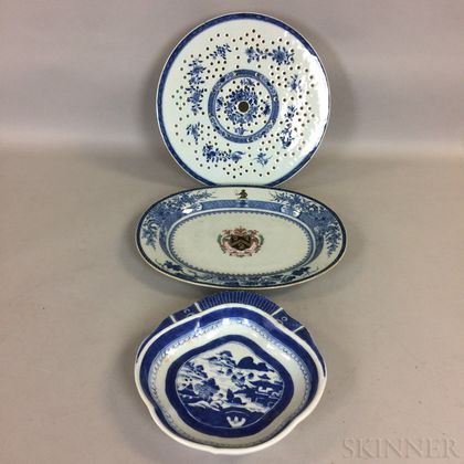 Three Pieces of Blue and White Chinese Export Porcelain