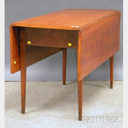 Federal Birch Drop-leaf Table with Tapering Legs. 