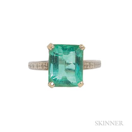 Art Deco White Gold and Emerald Ring
