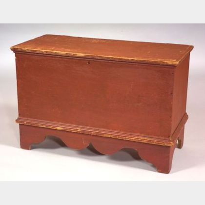 Red Painted Pine Six-board Chest