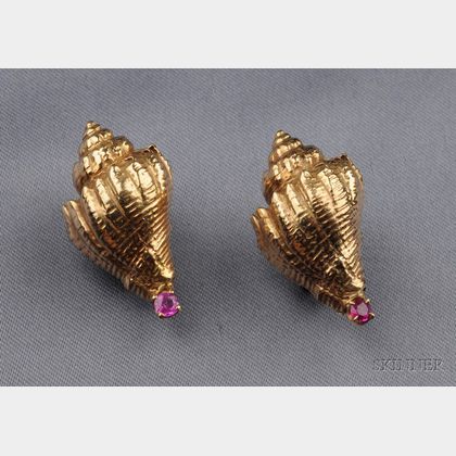 14kt Gold and Ruby Shell Earclips